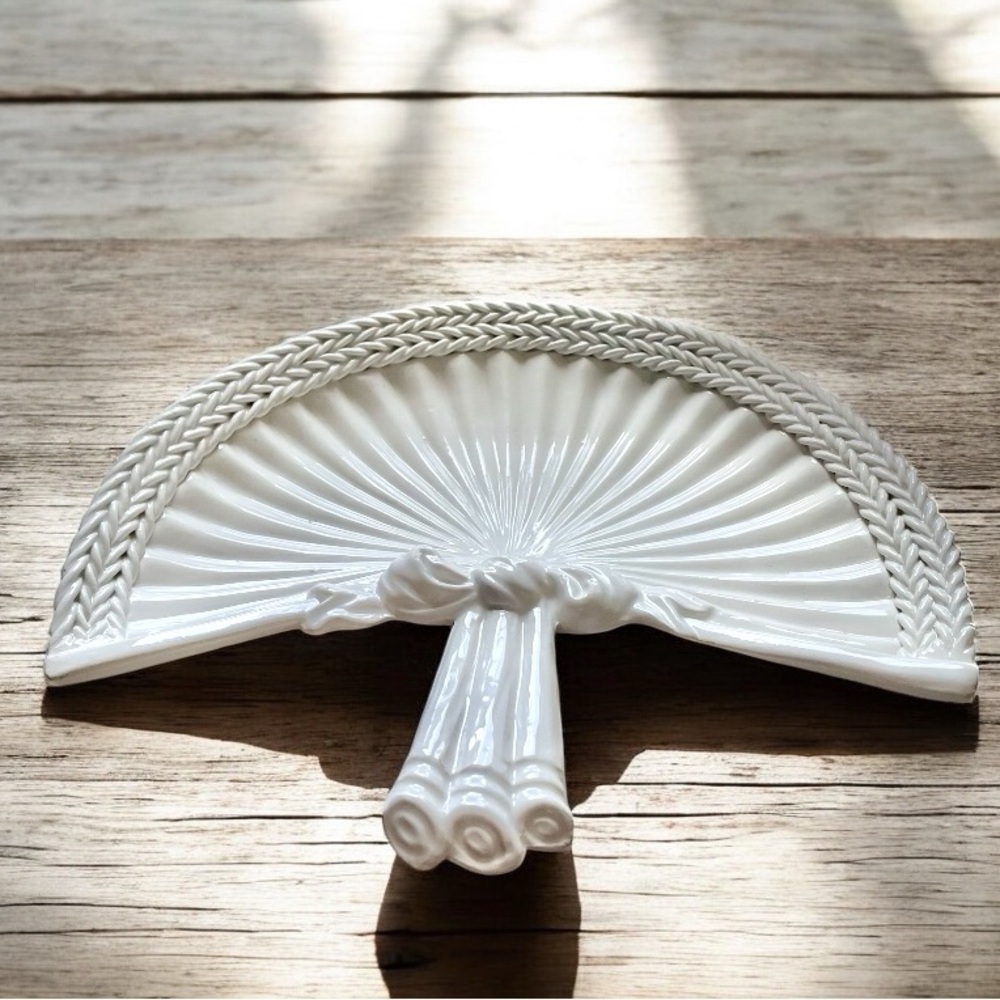 Set of 2 vintage fan shaped trinket dishes, made in Italy, no chips or cracks